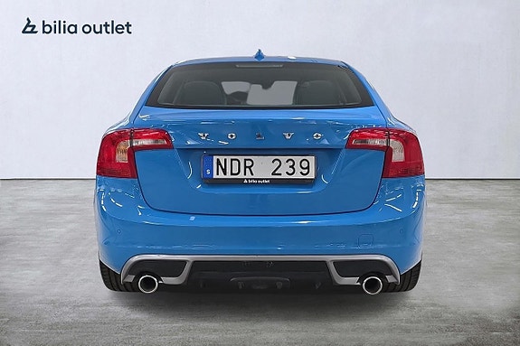 Volvo S60 4 of 5
