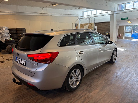 Kia Ceed 3 of 5