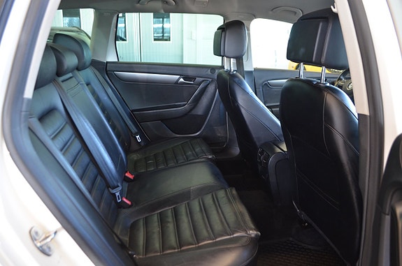 Volkswagen Passat 21 of 27