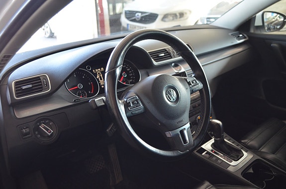Volkswagen Passat 19 of 27