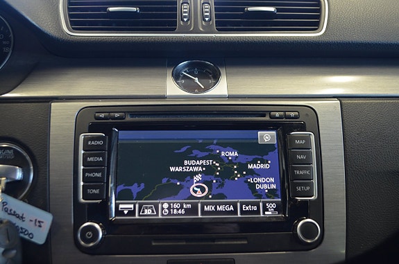 Volkswagen Passat 24 of 27