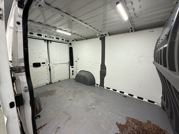 Peugeot Boxer 13 of 30
