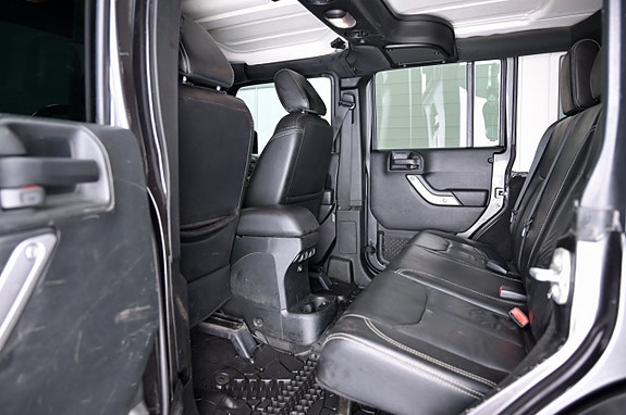 Jeep Wrangler Unlimited 10 of 19