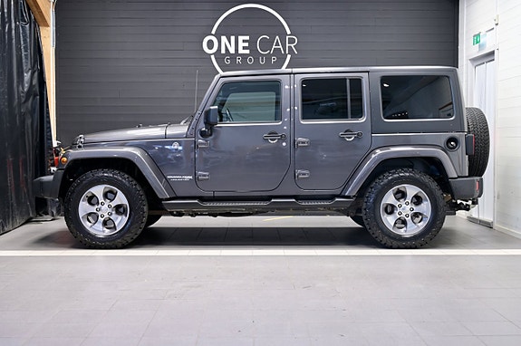 Jeep Wrangler Unlimited 4 of 19