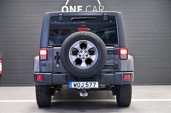 Jeep Wrangler Unlimited 7 of 19