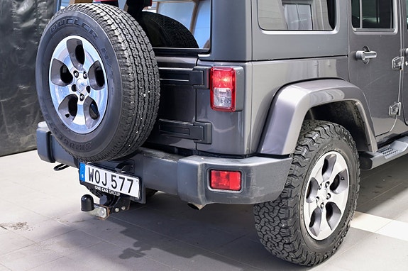Jeep Wrangler Unlimited 8 of 19