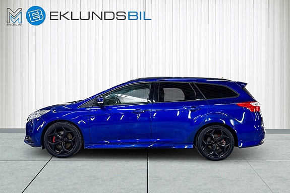 Ford Focus 2 of 5