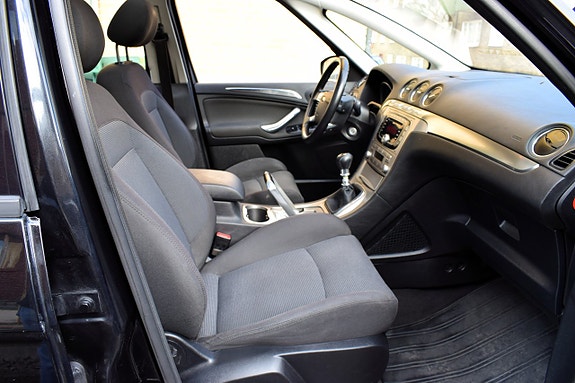 Ford S-MAX 8 of 10