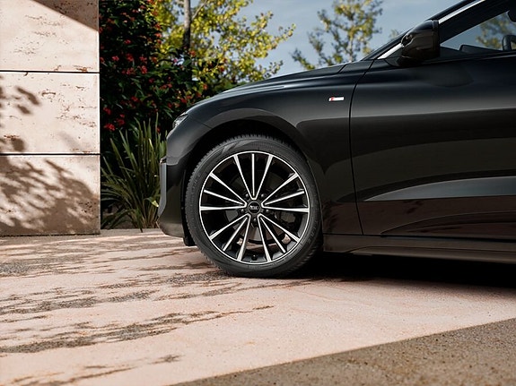 Audi A6 4 of 7