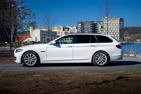 BMW 520d 3 of 5