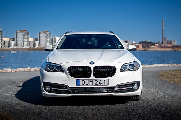 BMW 520d 2 of 5