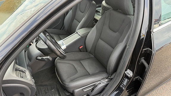 Volvo V60 9 of 30