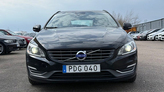 Volvo V60 2 of 30