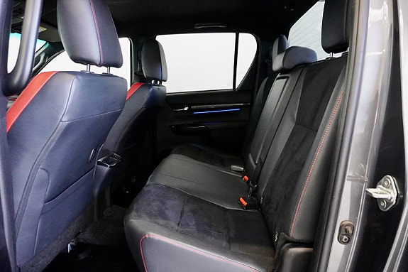 Toyota HiLux 19 of 20