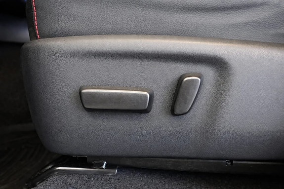 Toyota HiLux 18 of 20