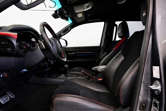 Toyota HiLux 17 of 20