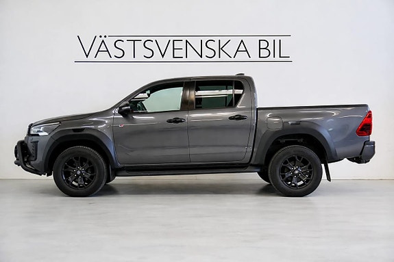 Toyota HiLux 2 of 20