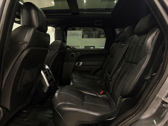 Land Rover Range Rover Sport 12 of 27