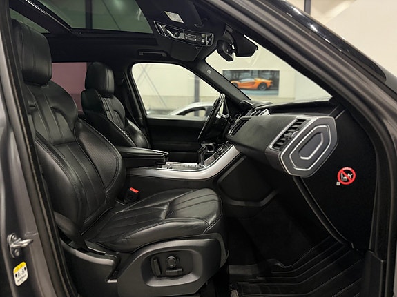 Land Rover Range Rover Sport 13 of 27