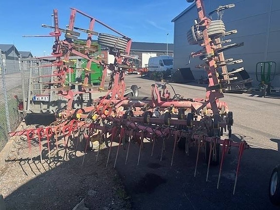 Väderstad Harv NZF 5 met 4 of 8
