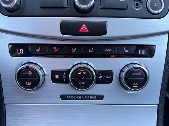 Volkswagen CC 15 of 27