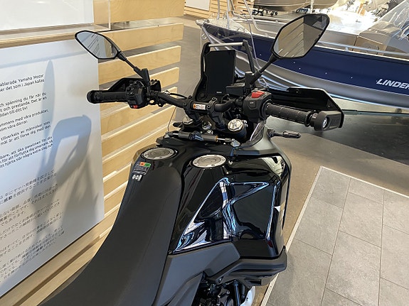 Yamaha Tenere 700 World Raid MIDNIGHT BLACK 4 of 9