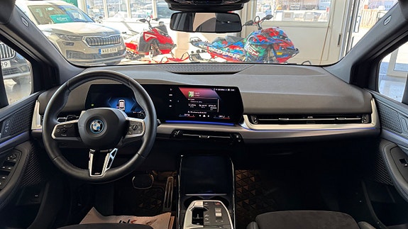 BMW 225e 8 of 17