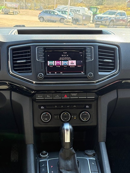 Volkswagen Amarok 10 of 11