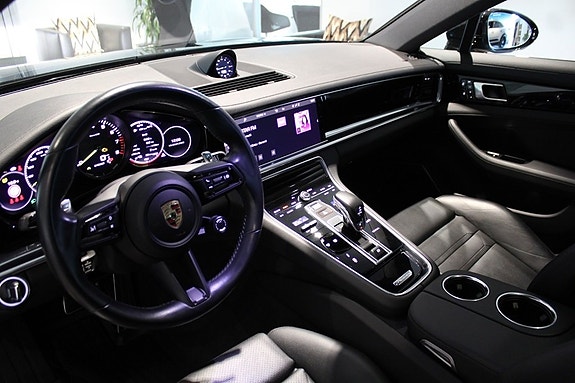 Porsche Panamera 4 6 of 21