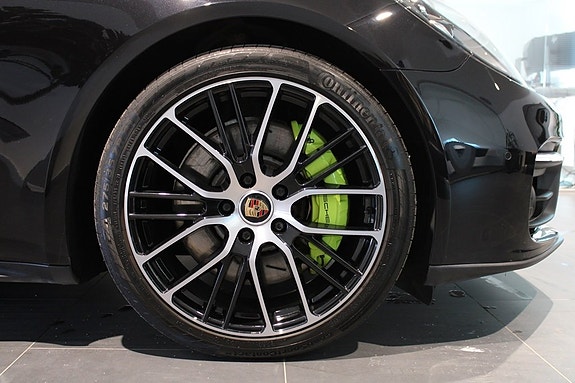 Porsche Panamera 4 9 of 21