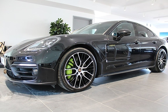 Porsche Panamera 4 5 of 5
