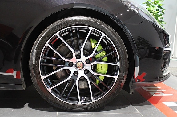Porsche Panamera 4 7 of 27