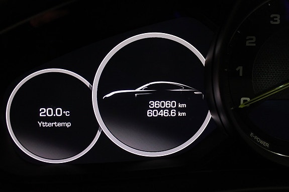 Porsche Panamera 4 16 of 27