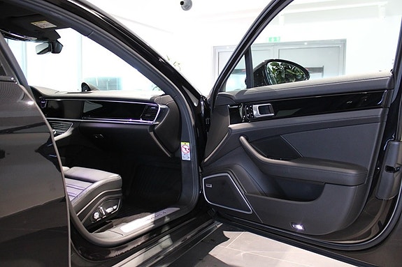Porsche Panamera 4 8 of 21