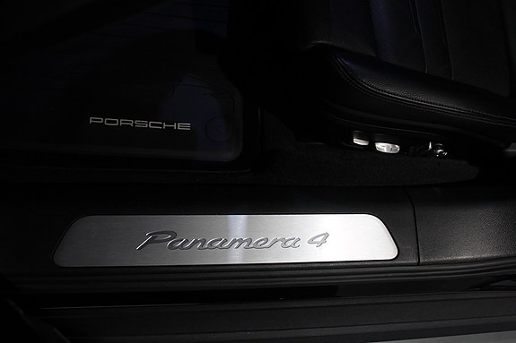 Porsche Panamera 4 11 of 27