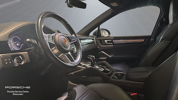 Porsche Cayenne 3 of 5