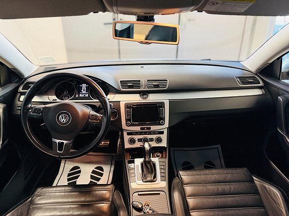 Volkswagen Passat Alltrack 17 of 20