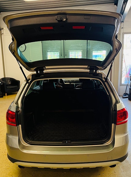 Volkswagen Passat Alltrack 7 of 20