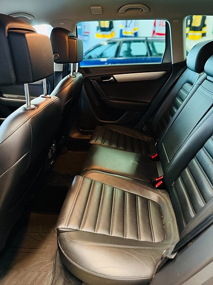 Volkswagen Passat Alltrack 13 of 20