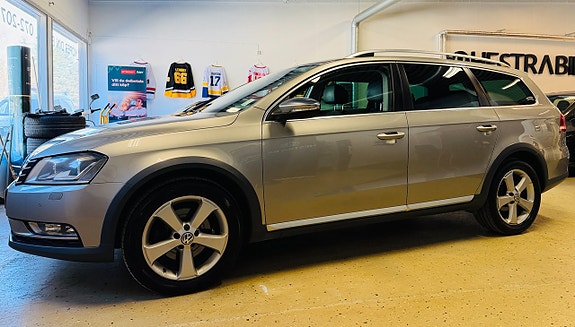 Volkswagen Passat Alltrack 3 of 5