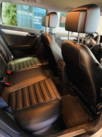 Volkswagen Passat Alltrack 14 of 20