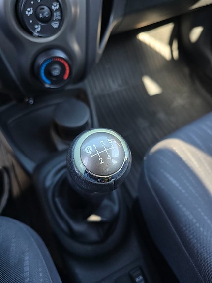 Toyota Yaris 10 of 13