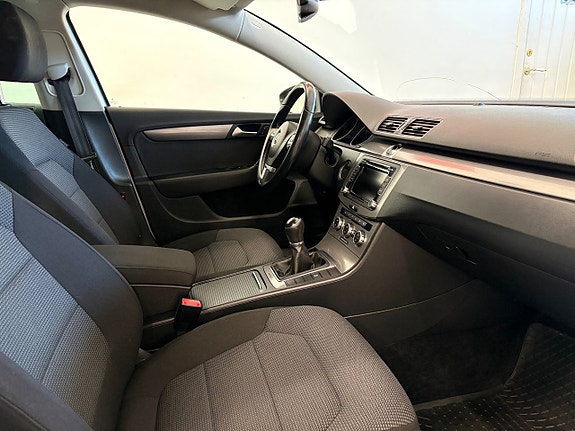 Volkswagen Passat 9 of 10