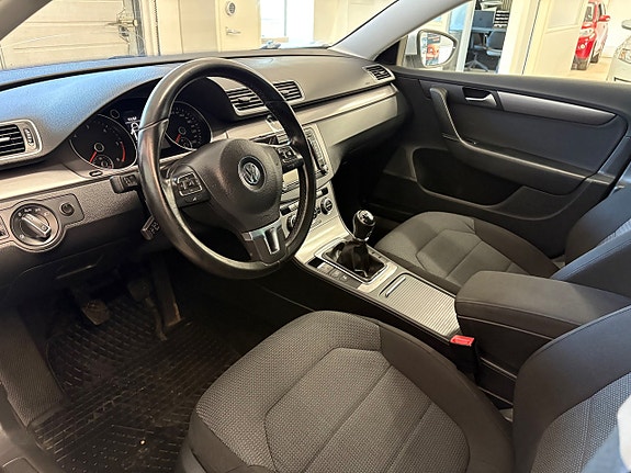 Volkswagen Passat 4 of 5