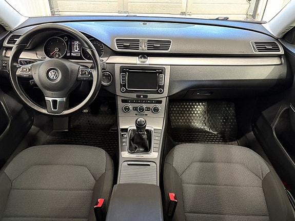 Volkswagen Passat 8 of 10