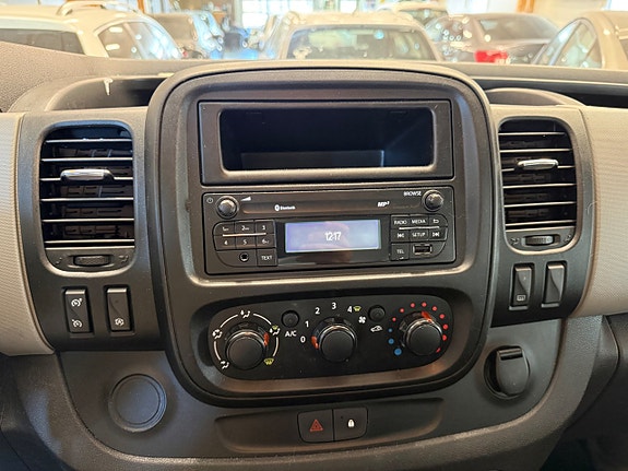 Renault Trafic 14 of 21