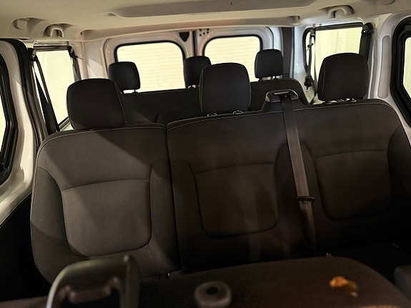Renault Trafic 13 of 21