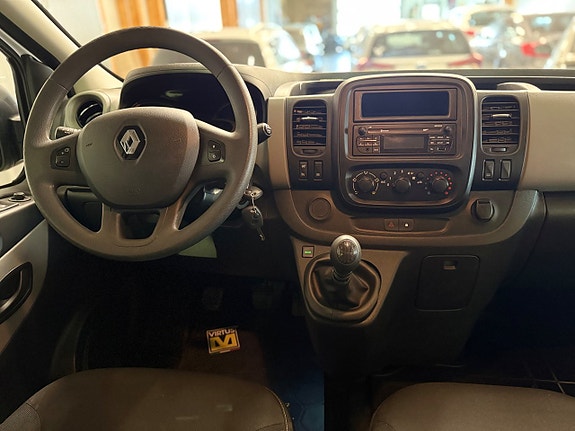 Renault Trafic 10 of 21