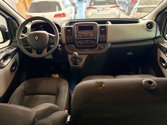 Renault Trafic 9 of 21