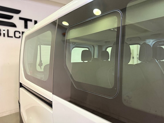 Renault Trafic 19 of 21